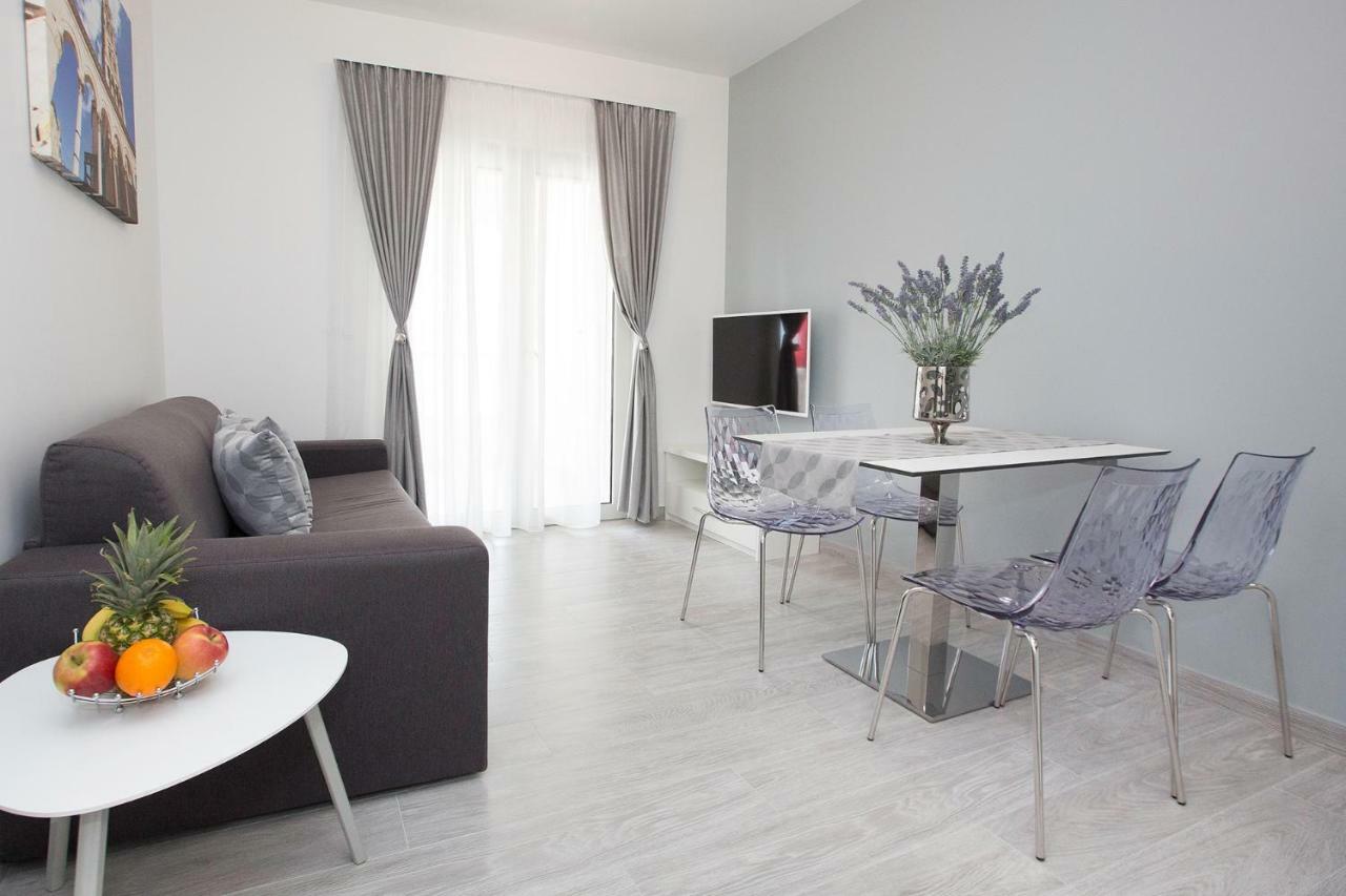 Villa Apartments Art Trogir Ngoại thất bức ảnh
